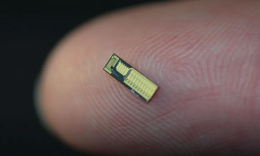 System-on-chip_Finger_copyright EFFECT Photonics