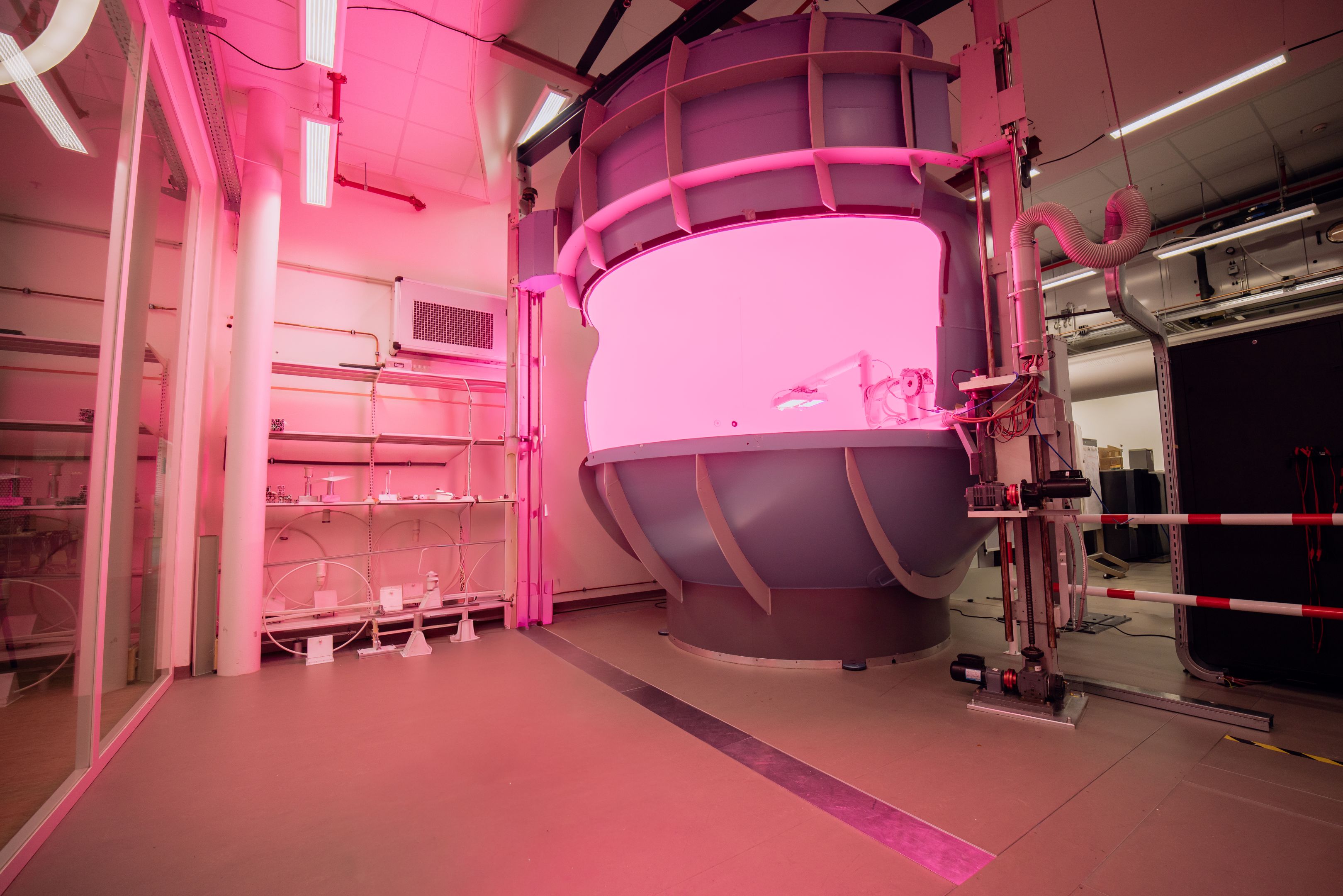 s_High_Tech_Campus_Eindhoven_Light_Technology_Center_HTC48