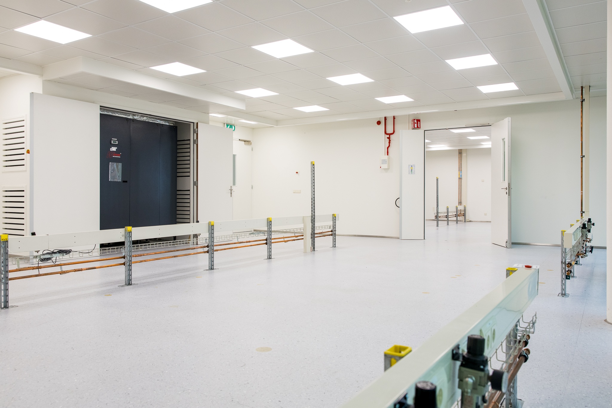 Climate-controlled electrotechnical lab