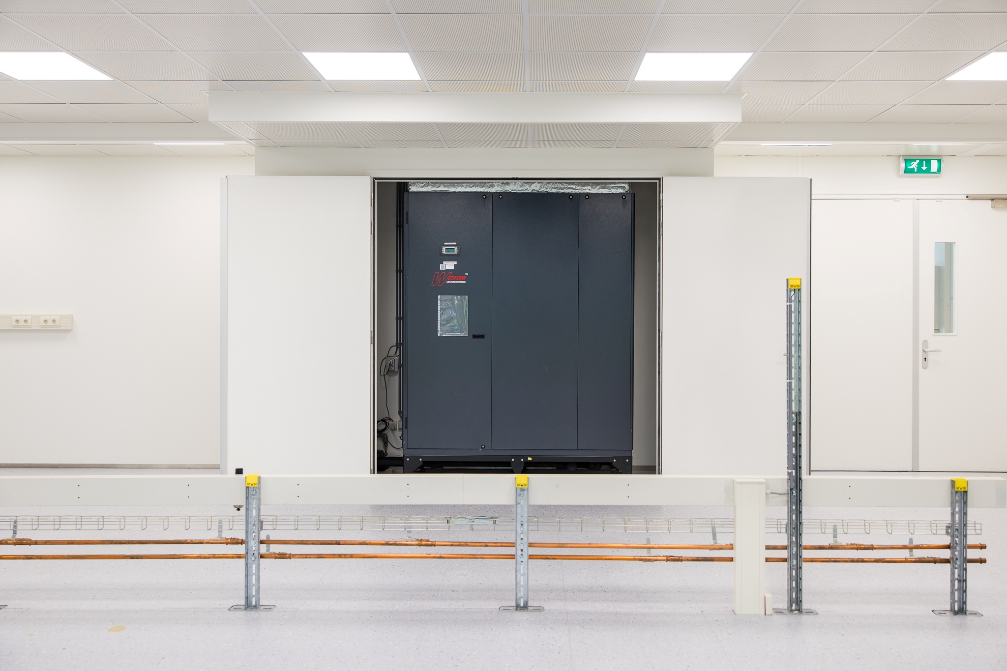 Climate-controlled electrotechnical lab at HTC 46